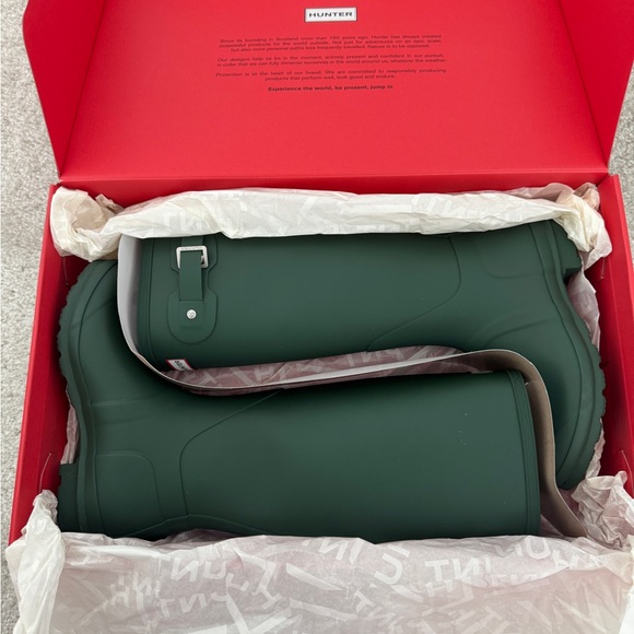 Hunter Shoes - Hunter Women's Original Tall Matte Rain Boot, Green, Size: 7 - NWT